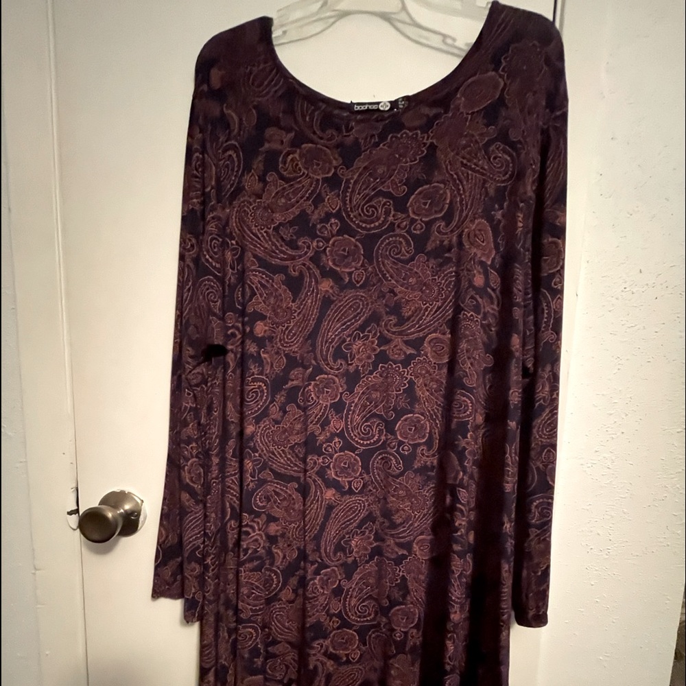 Boohoo Plus Size Paisley Print Long Sleeve Handkerchief Hem Dress